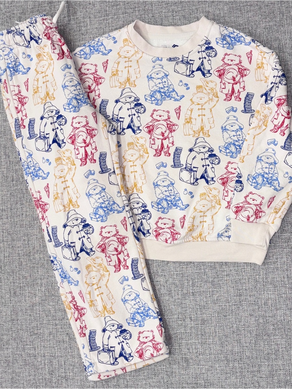 GAP x Paddington 5Y cream sweatshirt and sweatpants set